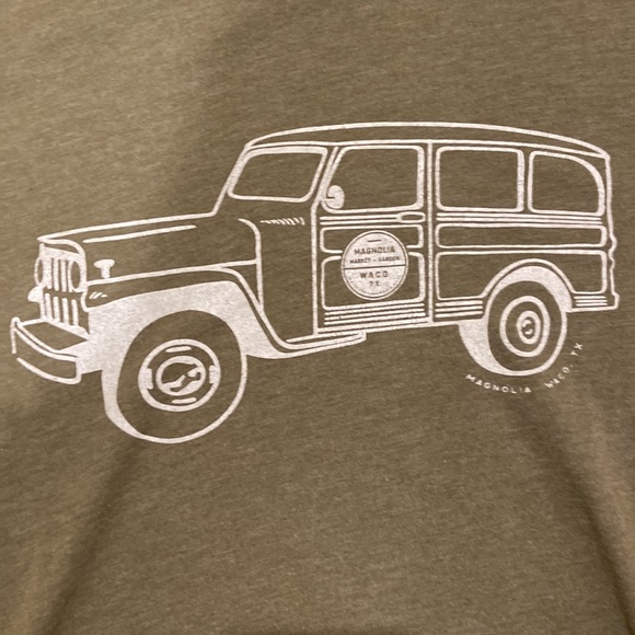 camo green magnolia graphic tee - Picture 2 of 2